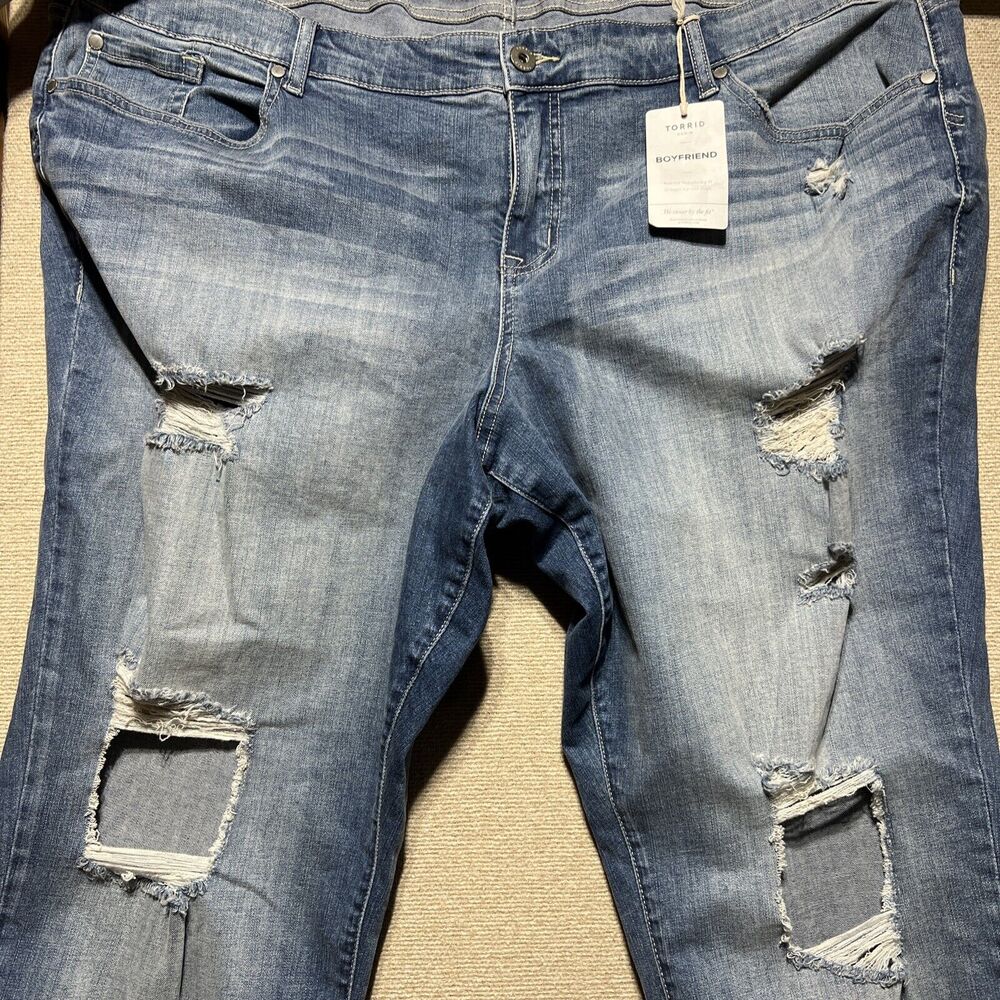 Torrid Women's Size 26 Boyfriend Straight Vintage Stretch Mid-Rise Jeans NWT